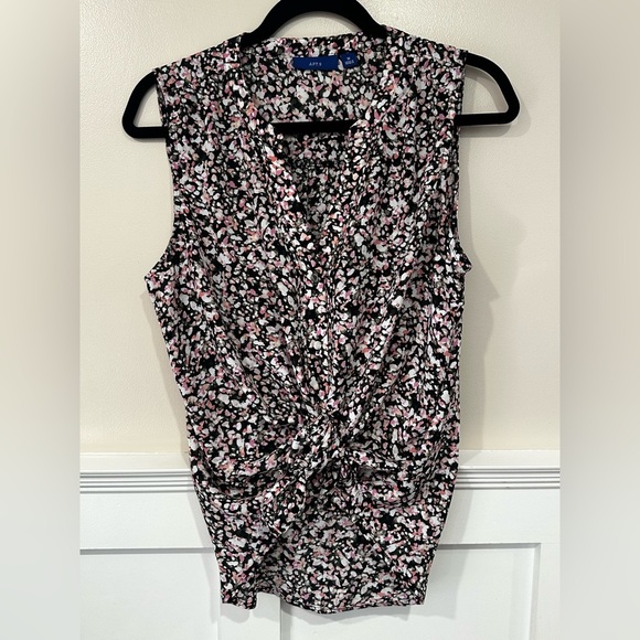 Floral Sleeveless Women's Top - Picture 2 of 5